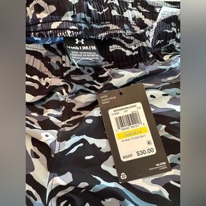 Boys Under Armour shorts size YM